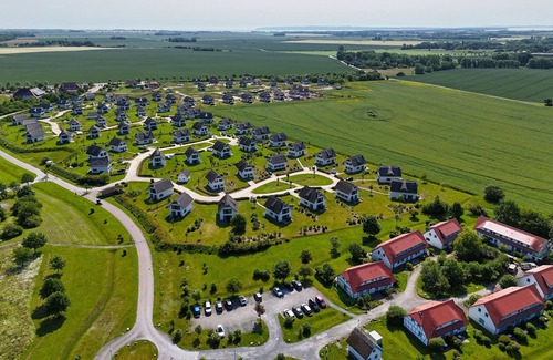 Kreptitz Apartment | Vacation apartment close to the beach with private terrace - Feriendorf Bakenberg FeWo C27