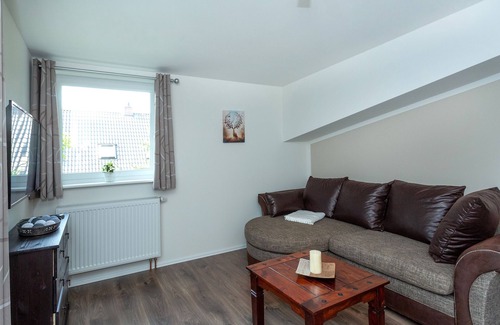 Toppenstedt Apartment | Vacation apartment Zur Eiche with balcony