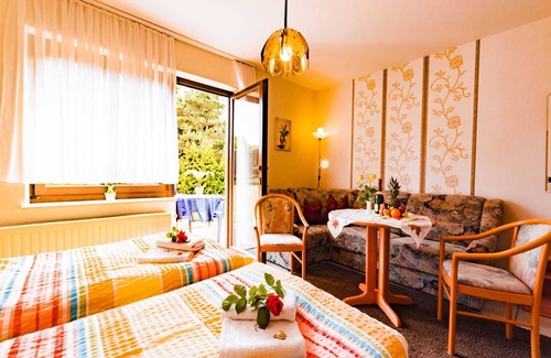 Trassenheide Bed & Breakfast | Vacation apartment 2 - Family-run guesthouse & vacation apartments Fischer-Haus