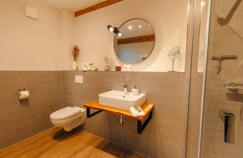 Ratzeburg Condo | Vacation apartment in the middle of the forest on Ratzeburger Küchensee and terrace (5*star DTV)