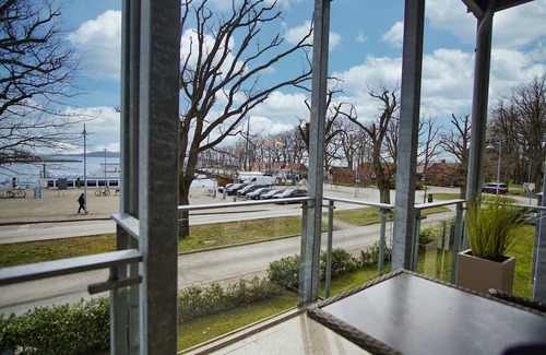 Lauterbach Apartment | Vacation apartment near the harbor with sea view - Hafenresidenz Lauterbach FeWo 2-2