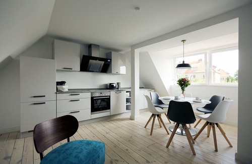 Stralsund Apartment | Vacation apartment on the Strelasund 150m to the beach WLAN 250Mbits & e-car connection