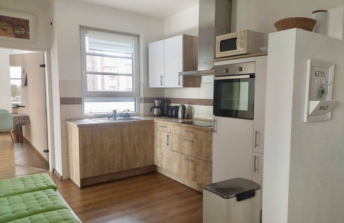 Emden Apartment | Vacation apartment on the Delft - functional with a fantastic view of the Delft and a great location