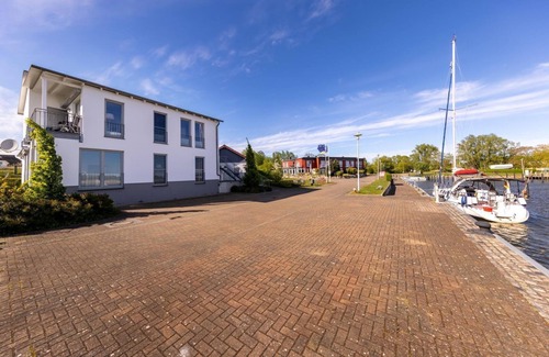 Puddemin Apartment | Vacation apartment Seeblick - Vacation at the natural harbor Puddemin