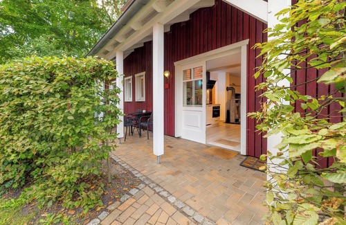 Ueckeritz Apartment | Vacation apartment with private sauna and fireplace, right on the beach.