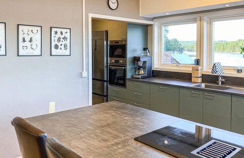 Verveln House | Vacation directly on the lake with great panorama offers this vacation home!