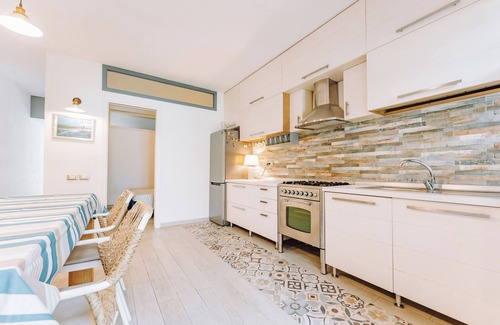 Capitana House | Vacation Home Costabeach 5 min from the beach and marina of Capitana