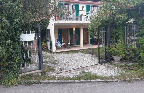 Montreux Apartment | Vacation home 1 minut lake, with parking pay per reservation