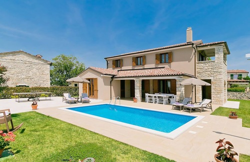 Radetici House | Vacation home Angela by Interhome