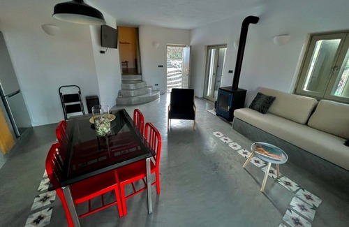 Apollonia House | Vacation Home "Black Tower Villa" with Sea View, 2 Private Terraces & Wi-Fi