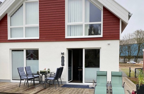 Nordhorn House | Vacation home by the lake with fireplace, sauna and whirlpool