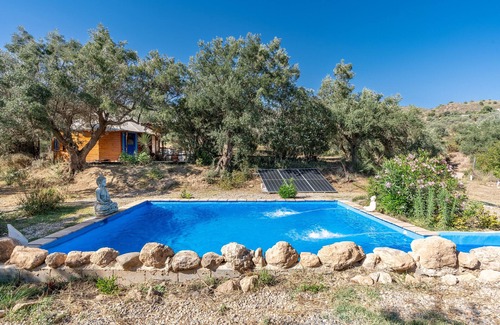 Lanjaron House | Vacation Home "Cabaña Shadú" with Mountain View, Shared Pool & Wi-Fi