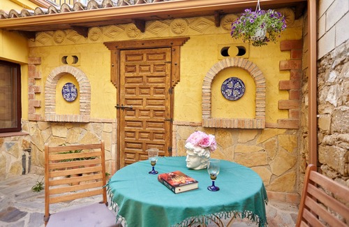 Ubeda House | Vacation Home "Caldereros 11" with Private Terrace, A/C & Wi-Fi