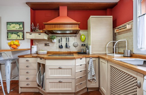 Barrio de la Vega House | Vacation Home "Casa De Nina" with Mountain View, Private Pool & Wi-Fi