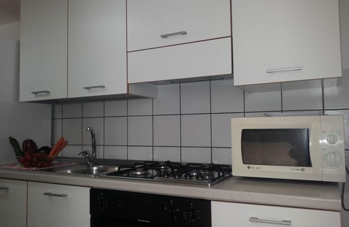 Trapani Apartment | VACATION HOME FLOWER GARDEN WI FI AND BICYCLES FREE