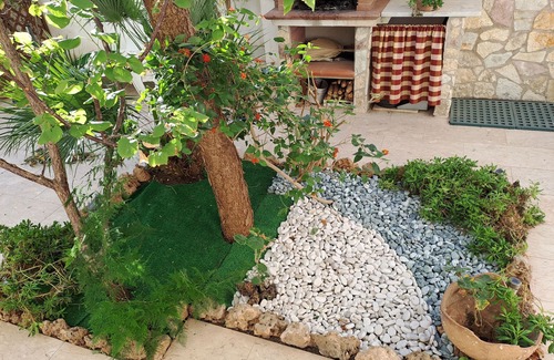 Trapani Apartment | VACATION HOME FLOWER GARDEN WI FI AND BICYCLES FREE