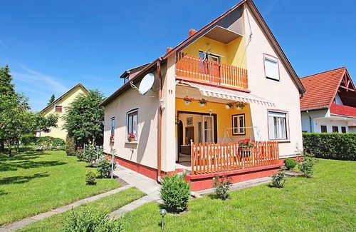 Balatonkeresztur House | Vacation home Pomme by Interhome