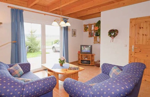 Muritz House | Vacation home in a quiet location, 200m from the nature reserve lake, Mönchshof 13b, with WLAN