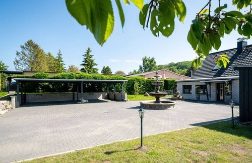 Zirkow House | Vacation home LandLust - with whirlpool near Binz