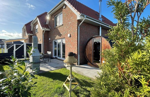 Wangerland House | Vacation home Meerwunder am Wangermeer - comfort with sauna and terrace