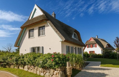 Parow Apartment | Vacation home "Nautilus" with covered loggia and view of Rügen