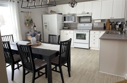 Innisfil House | Vacation Home on Simcoe lake