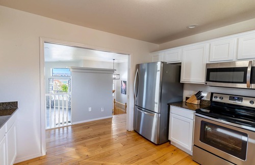 Greenehaven House | Vacation Home: Overlooks Lake Powell, Near Horseshoe Bend & Antelope Canyon