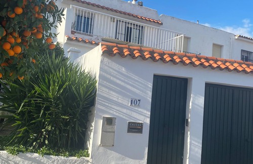 Cabrita House | Vacation home right by the sea with a view of Gibraltar