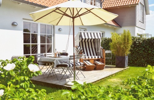Rosenhagen House | Vacation home " Sealounge " on the Baltic Sea, free WLAN, sauna, beach chair, -SEASIDE-