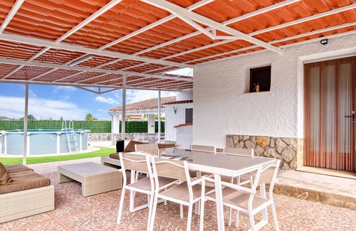 Macastre House | Vacation Home "Violeta Grande" with Mountain View, Private Pool & Wi-Fi