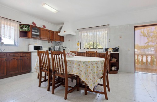 Sargacal House | Vacation Home Vivenda Ribeiro - A with Mountain View, Fireplace, Wi-Fi, Garden, Terrace & Balcony