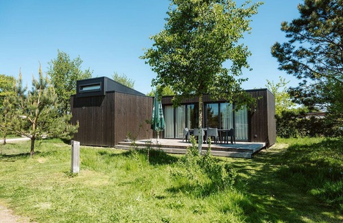 Ouddorp Ski Chalet | Vacation home with all amenities on your doorstep