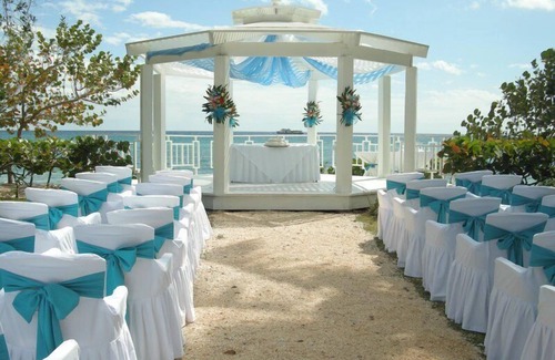 San Jacinto House | Vacation Home With Full Staff