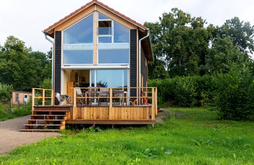 Neukalen House | Vacation home with private sauna and private access/jetty to the Peene