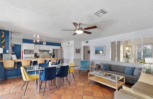 Healy's Dutchtown House | Vacation House! 6BR, FREE Heated Pool, Arcade & Hot Tub