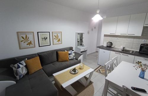 Gerakini House | Vacation House Rental 20m From the Beach