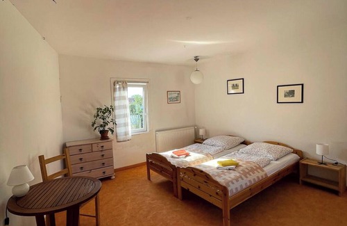 Mellingen Apartment | Vacation in the holiday apartment "Lindenblick" on the historic Mühlenhof