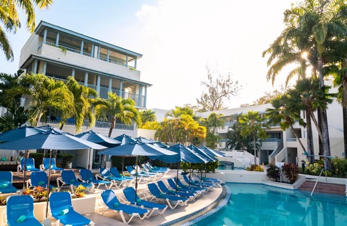 Hastings Hotel | Vacation is Calling! Comfortable Unit w/Pool view! Onsite Pool, FREE Parking