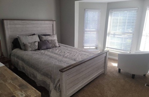 Hendersonville House | Vacation Living! Lake & Pool Close to Nashville!#