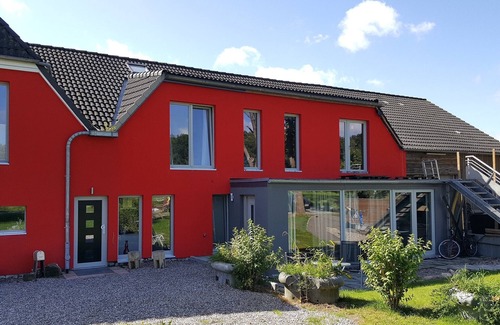 Sprenge Apartment | Vacation near the beach on a converted courtyard