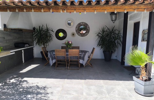 Sarrians House | Vacation rental house in provence with jacuzzi (avignon)