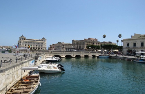 Grottasanta House | Vacation Rental Spicchi di Sole