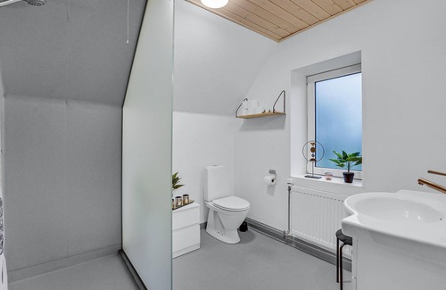 Billund Municipality Apartment | Vacation rooms in a shared house with a large garden and play facilities.
