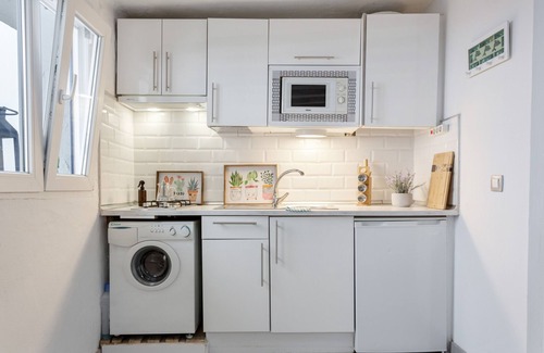 Icod el Alto Apartment | Vacation Studio 'Estudio La Maresia' with Sea View, Private Terrace and Wi-Fi