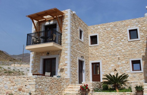 Lentas Apartment | Vacation studios built of natural stone in a peaceful, breathtaking landscape!