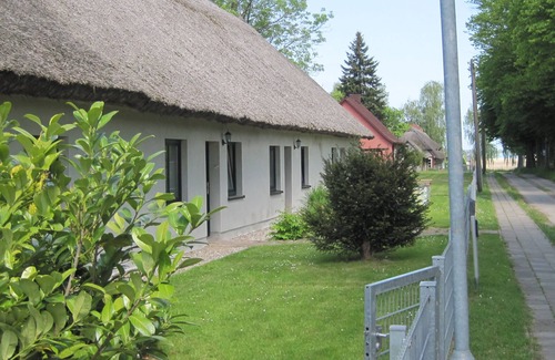 Lassan Apartment | Vacation under the thatched roof on the backwater opposite the island of Usedom