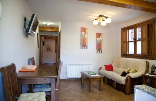 Vigidel Apartment | Valdecarzana Apartments. Braña El Tronco Senda del Oso, 3 km from San Martin.