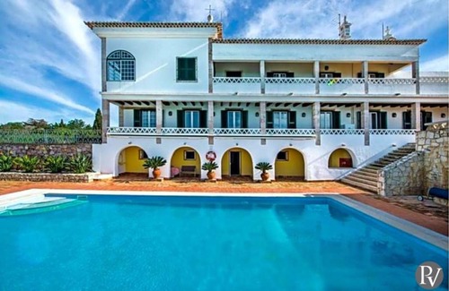 Ferragudo Villa | Vale da Canada Villa Sleeps 18 Pool WiFi