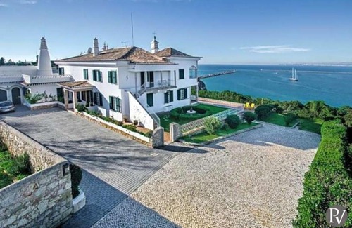 Ferragudo Villa | Vale da Canada Villa Sleeps 18 Pool WiFi