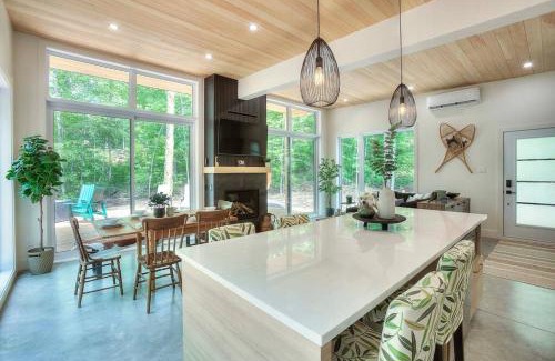 La Conception House | Valhalla Tremblant Cabin Retreat-Your Haven Awaits!